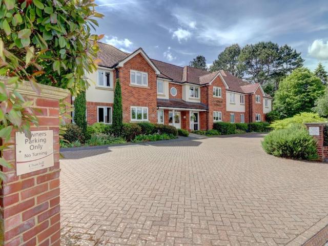 Flat for sale in Princes Risborough, Buckinghamshire