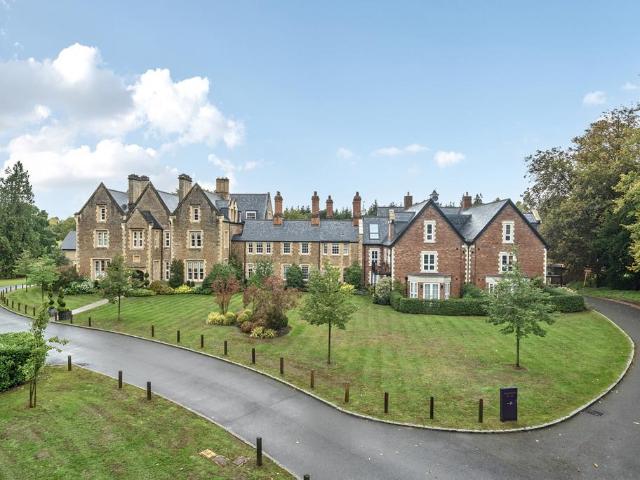 Flat for sale in Dromore, Oxfordshire