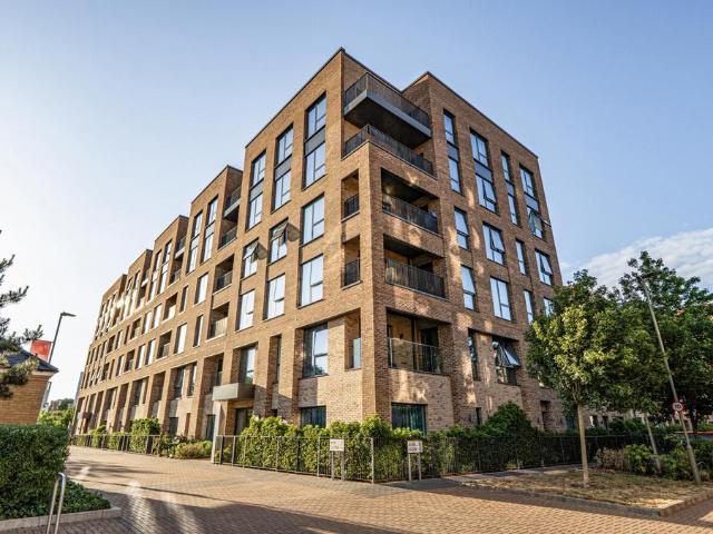 Flat for sale in Colindale, Greater London