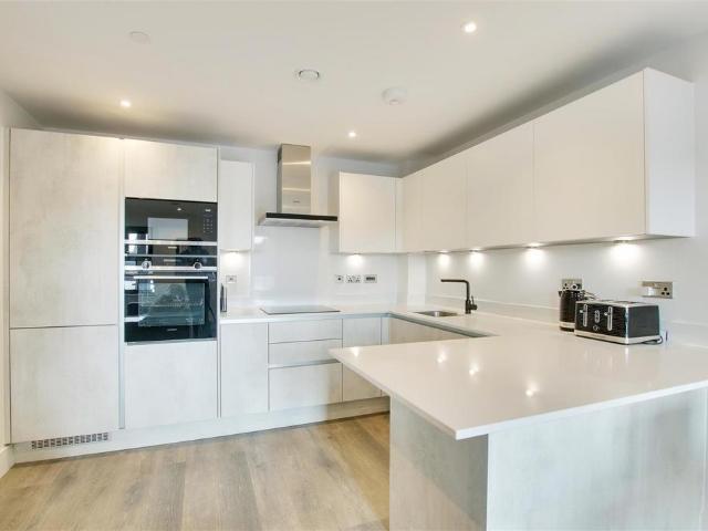 Flat for sale in Hertford, Colliers End