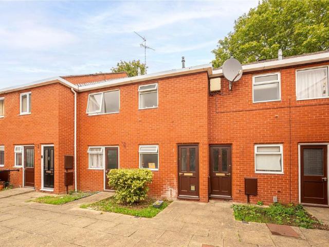 Flat for sale in Sydenham, Green Close