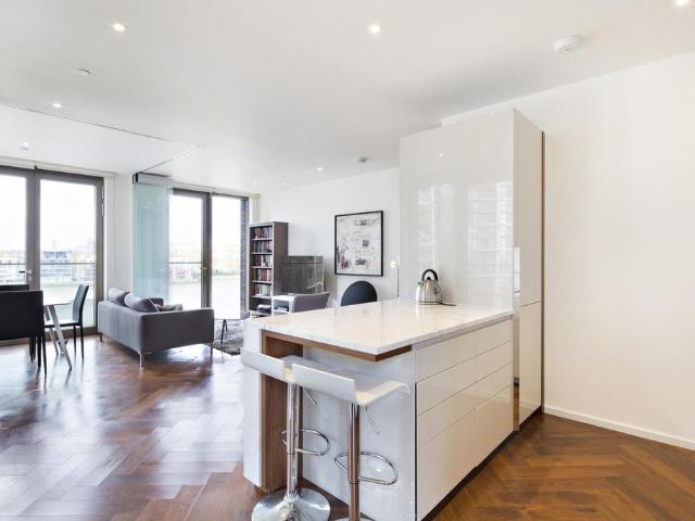 Flat for sale in Nine Elms, Greater London