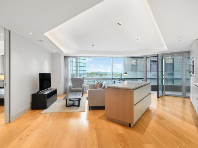 Flat for sale in Finsbury, Greater London