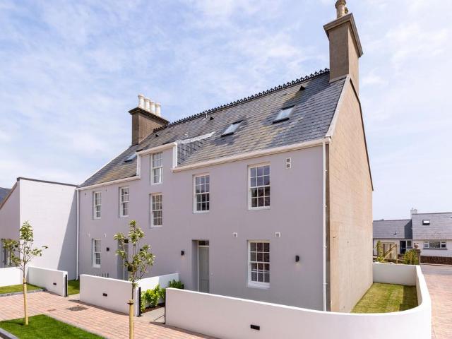 Flat for sale in Isle Of Man