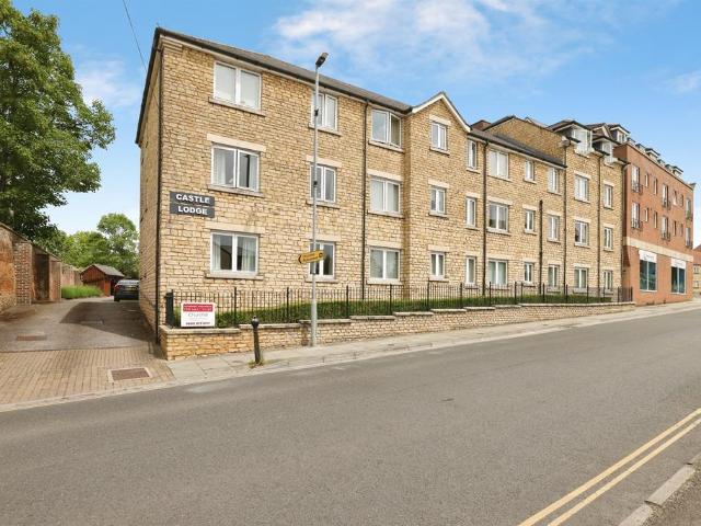 Flat for sale in Chippenham, Wiltshire