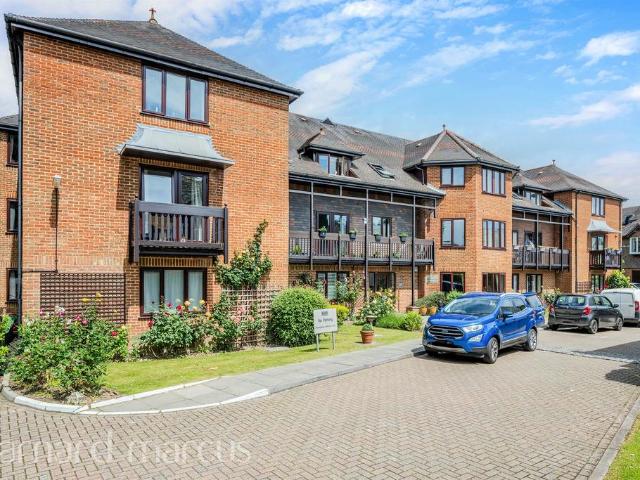 Flat for sale in Rose Hill, Pachesham Park