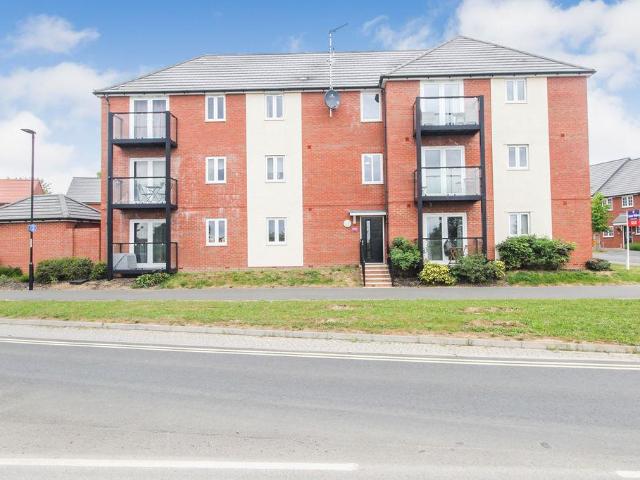 Flat for sale in Harrowden, Bedford