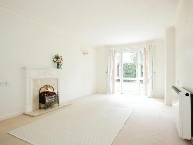 Flat for sale in Stratford-upon-Avon, Alderminster