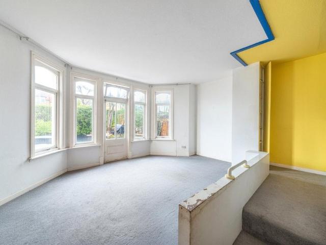 Flat for sale in South Hampstead, Greater London