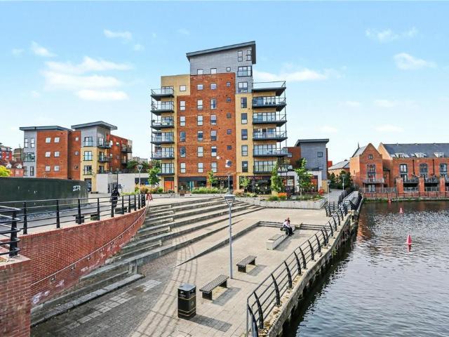 Flat for sale in Lakenham, East Bank