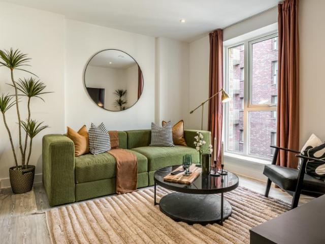 Flat for sale in London Borough of Hounslow, Strand