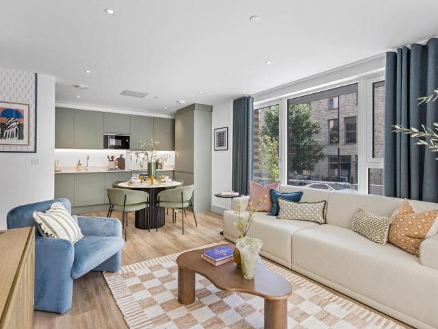 Flat for sale in London Borough of Lewisham, New Cross