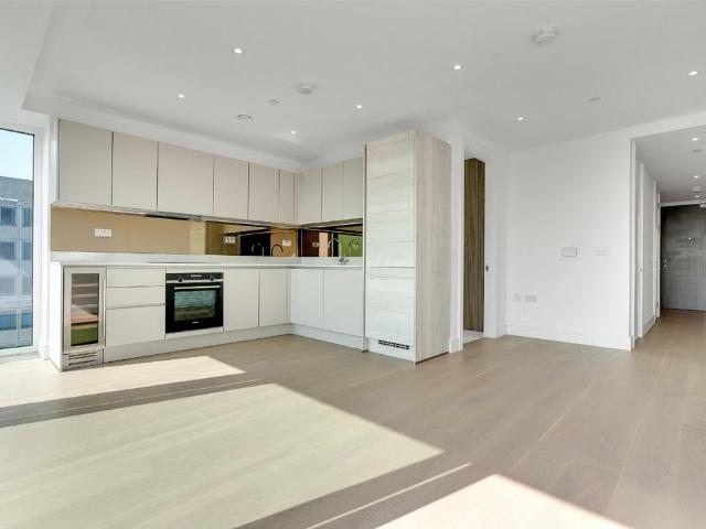 Flat for sale in Greater London