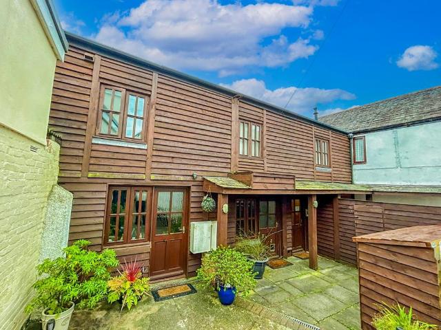 Flat for sale in Lostwithiel, Cornwall