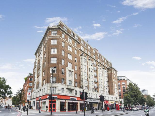 Flat for sale in Paddington, Greater London