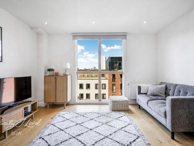 Flat for sale in Lime Quarter, Cat Hill