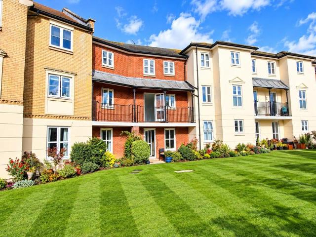 Flat for sale in Lymington, New Forest
