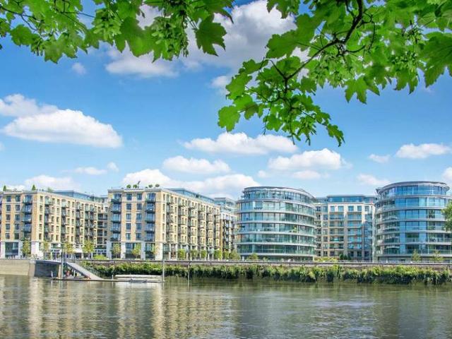 Flat for sale in Hammersmith, Greater London