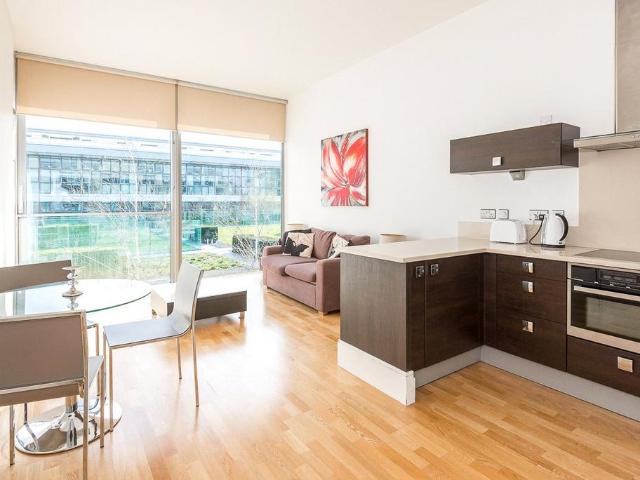 Flat for sale in London Borough of Islington, Greater London