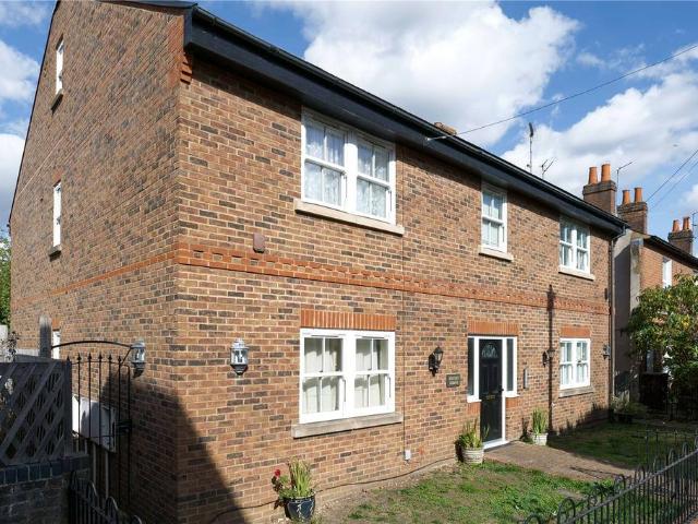 Flat for sale in Katesgrove, Reading