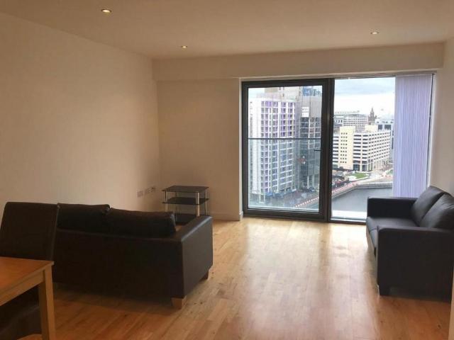 Flat for sale in Calderstones