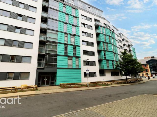 Flat for sale in Holbeck, West Yorkshire