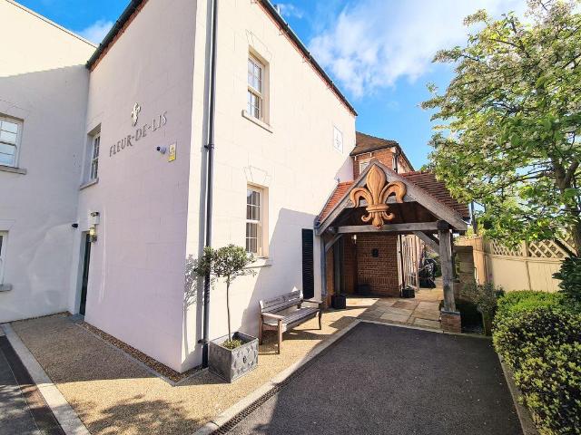 Flat for sale in Wareham Town, Arne