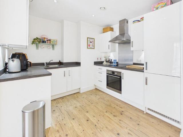 Flat for sale in Pouchen End, Hertfordshire