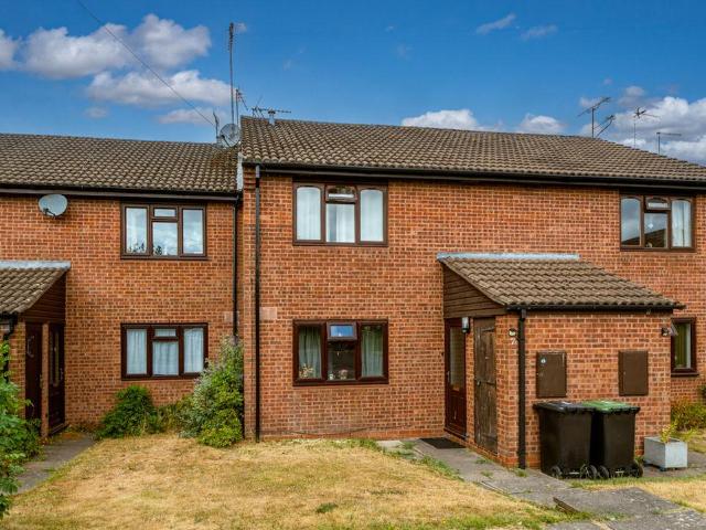 Flat for sale in Bromsgrove, Worcestershire