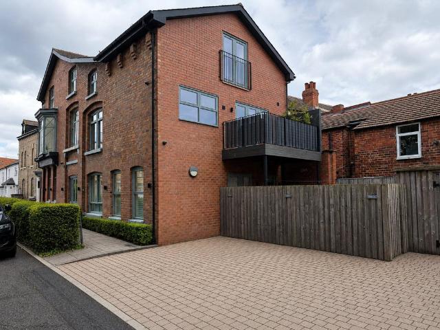 Flat for sale in Wetherby, West Yorkshire