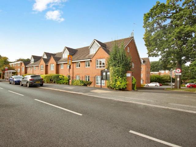 Flat for sale in Stoke Aldermoor, Coventry