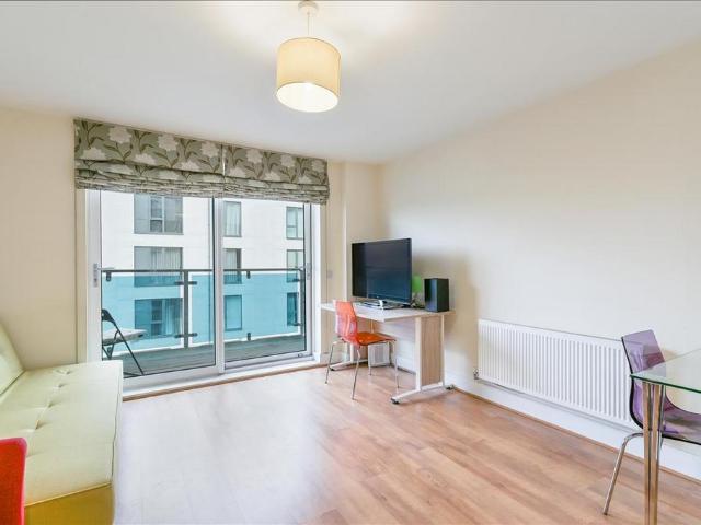 Flat for sale in Hammersmith, Greater London