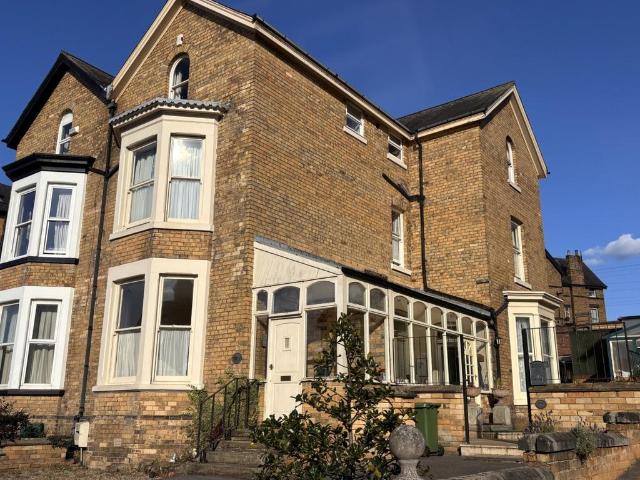 Flat for sale in South Cliff, Kepwick