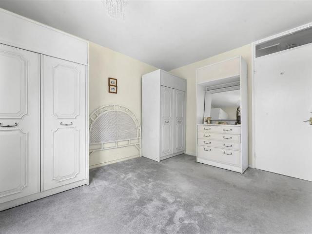 Flat for sale in Otley, West Yorkshire
