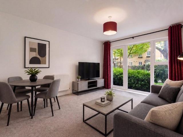 Flat for sale in Old Kent Road, Greater London