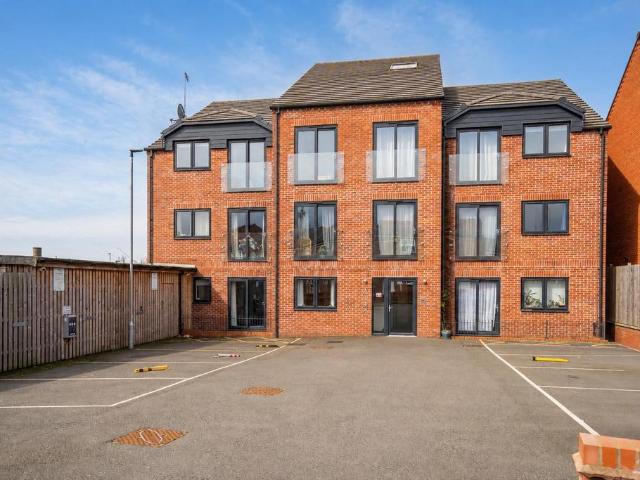 Flat for sale in High Field, York