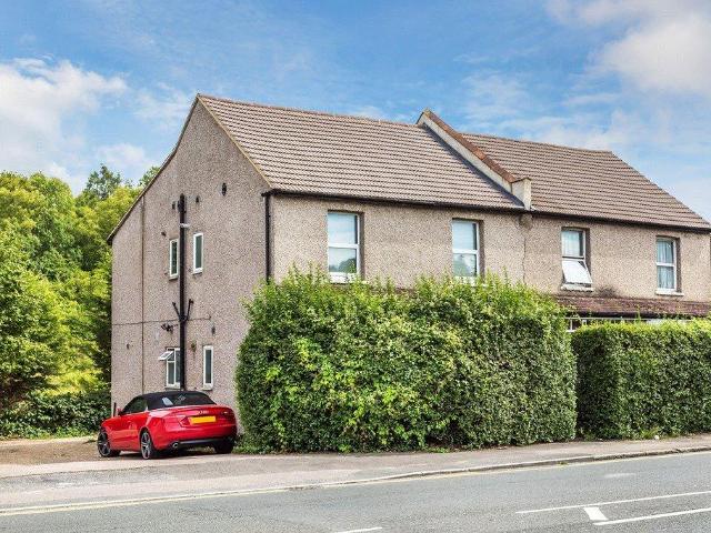 Flat for sale in Hooley, Reigate and Banstead