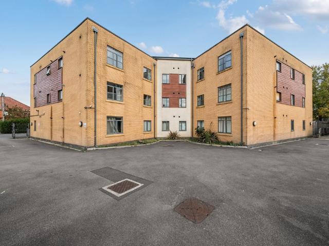 Flat for sale in Knowle West, Feckenham