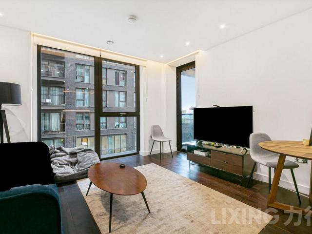 Flat for sale in Nine Elms, Greater London