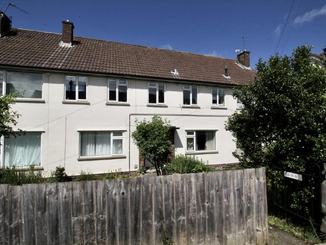Flat for sale in Street, Somerset