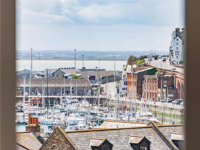 Flat for sale in East Cliff, Acol