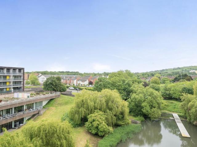 Flat for sale in Feckenham, City Of Bristol