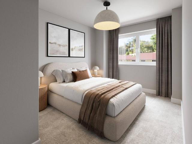 Flat for sale in Mindenhurst, Heol-las
