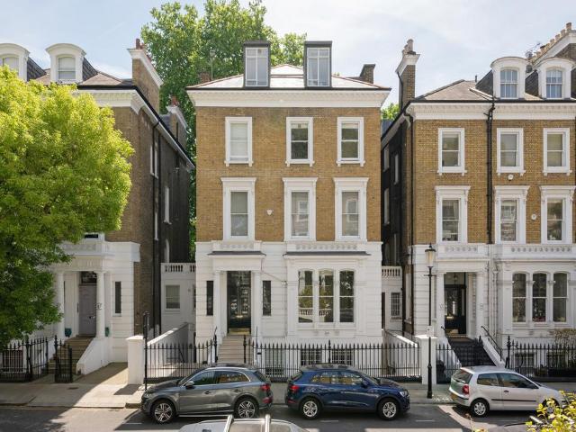 Flat for sale in South Kensington, Greater London