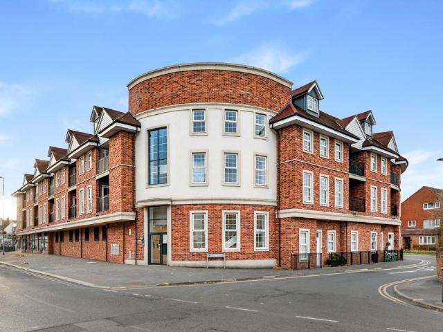 Flat for sale in Wokingham