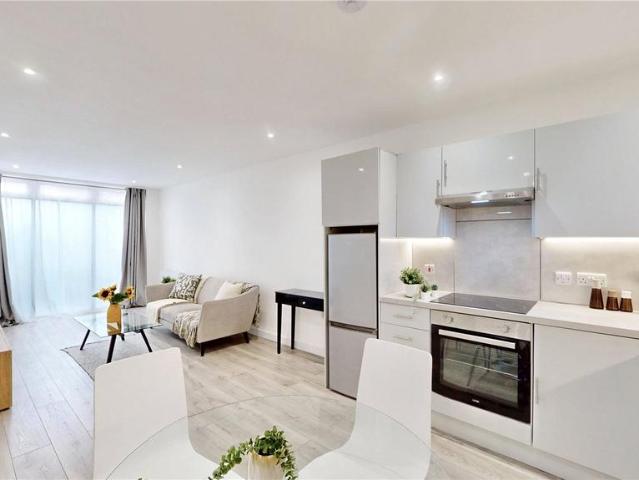Flat for sale in Suttons Wharf, Greater London