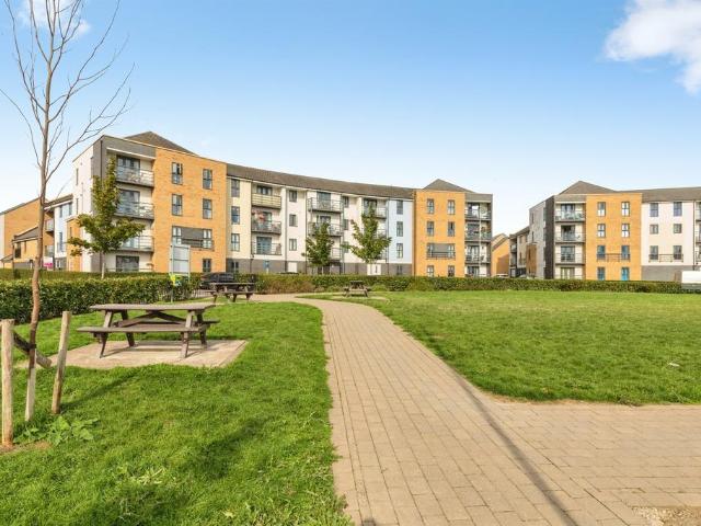 Flat for sale in Charlton Hayes, Patchway
