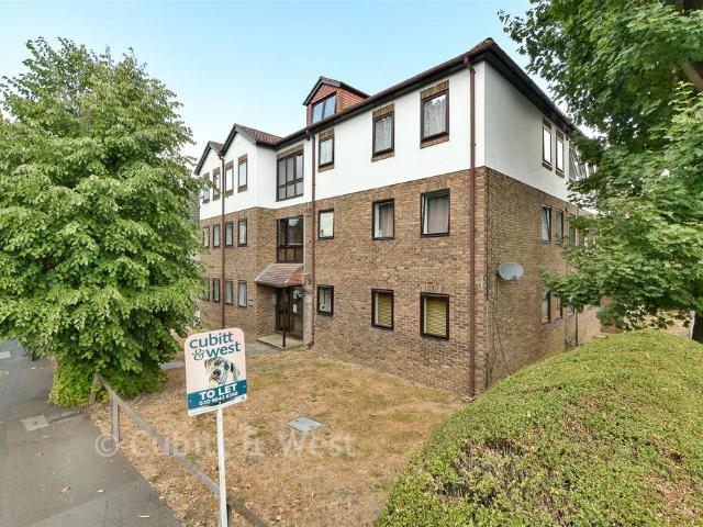 Flat for sale in Greater London