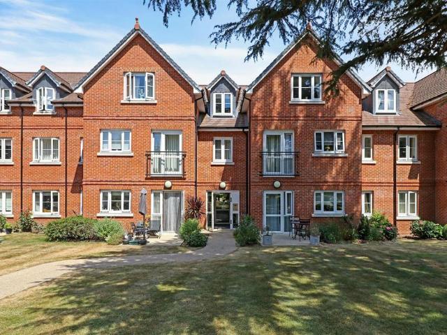 Flat for sale in Chislehurst, Greater London