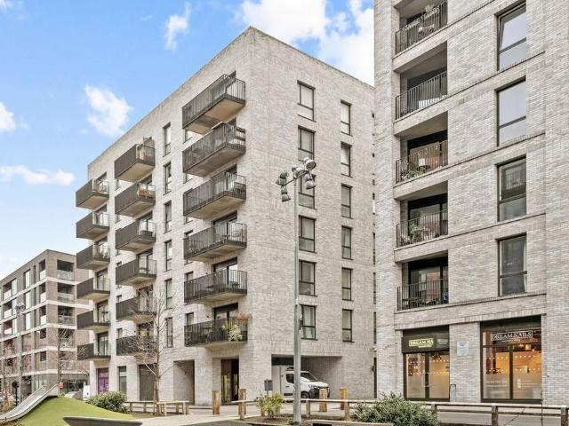Flat for sale in Old Ford, Bow